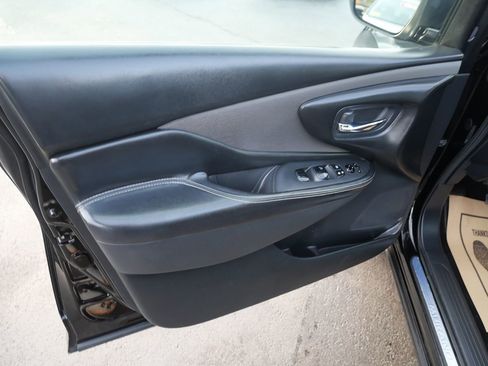 Used 2020 Nissan Murano SV image 18