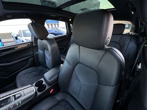 Used 2017 Porsche Macan image 34