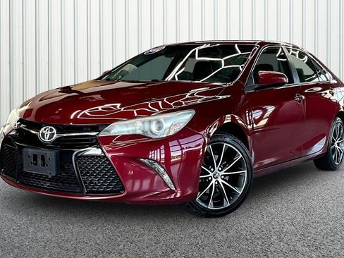 Used 2016 Toyota Camry SE FWD image 3