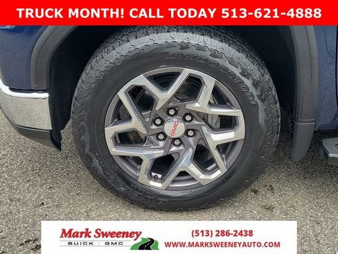 Used 2023 GMC Sierra 1500 SLT w/ SLT Premium Package AWD/4WD image 5