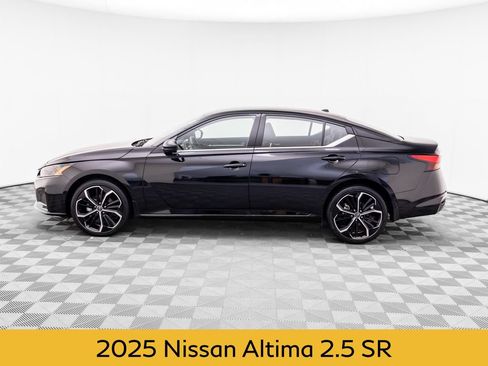 Used 2025 Nissan Altima 2.5 SR AWD/4WD image 2