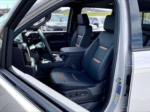New 2026 GMC Sierra 2500 AT4 w/ AT4 Premium Plus Package AWD/4WD image 9