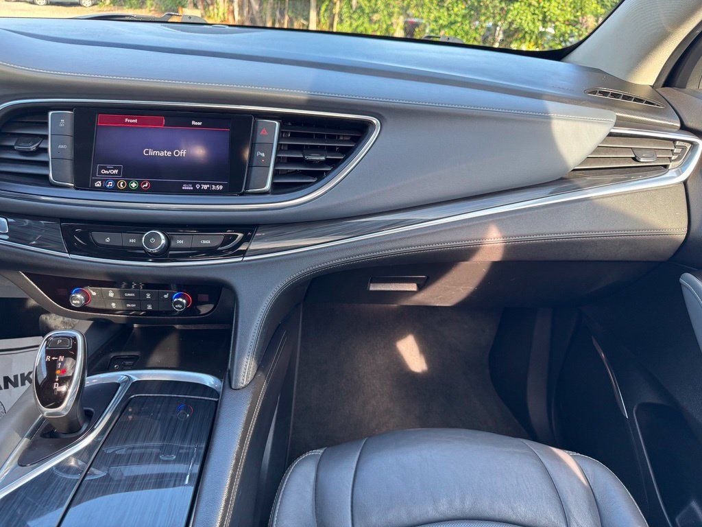 Used 2020 Buick Enclave Essence AWD/4WD image 26