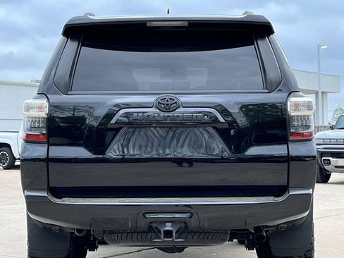Used 2016 Toyota 4Runner SR5 image 5