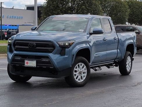 Certified 2026 Toyota Tacoma SR5 AWD/4WD image 2