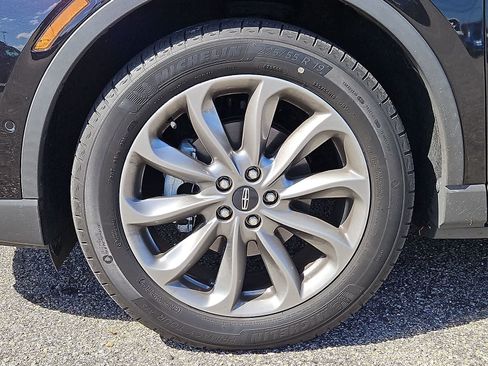 Used 2022 Lincoln Corsair AWD w/ Premium Package image 38