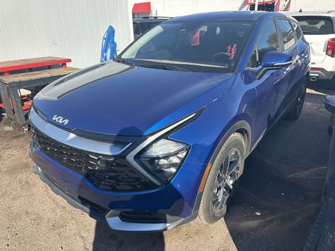 Used 2023 Kia Sportage EX image 2