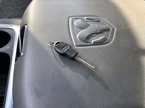 Used 2017 RAM 1500 Big Horn image 32