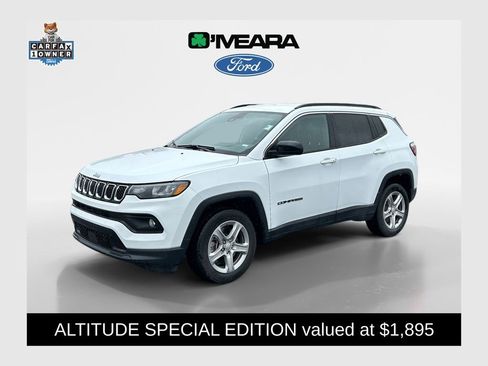 Used 2024 Jeep Compass Latitude w/ Altitude Special Edition AWD/4WD image 1
