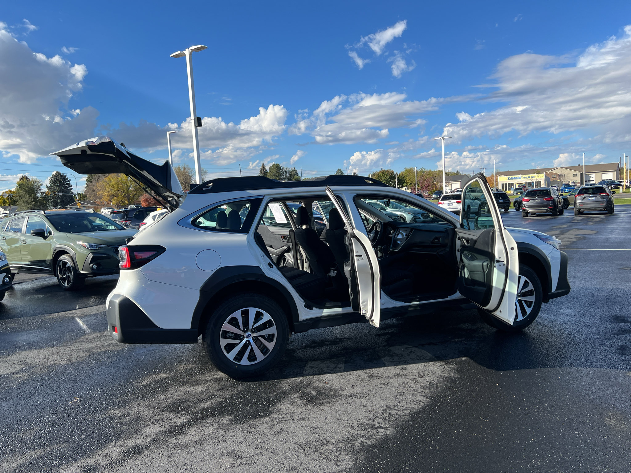 Used 2024 Subaru Outback AWD/4WD image 4