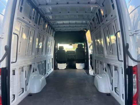 Used 2022 Mercedes-Benz Sprinter 2500 image 22