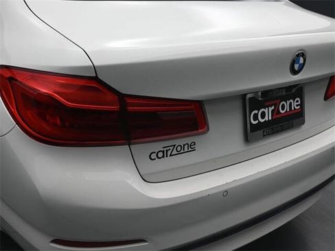 Used 2019 BMW 530e xDrive w/ Convenience Package image 27