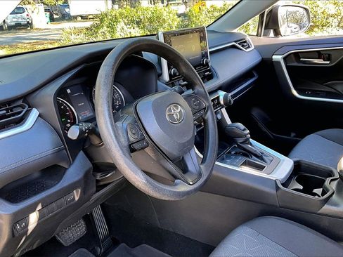 Used 2021 Toyota RAV4 XLE image 14