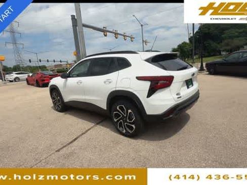 Certified 2025 Chevrolet Trax RS w/ Driver Confidence Package FWD image 6