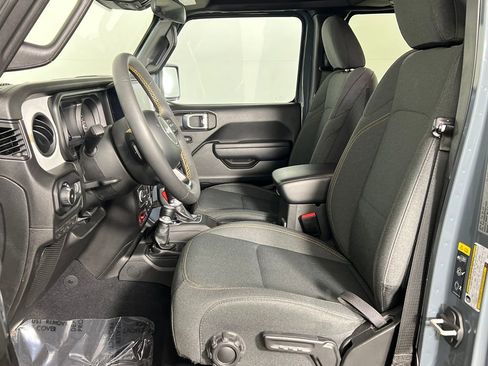 Used 2024 Jeep Wrangler Willys image 16