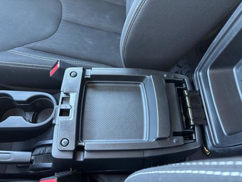 Used 2016 Jeep Wrangler Unlimited Sahara w/ Connectivity Group image 26