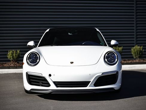 Certified 2019 Porsche 911 Carrera 4S image 12