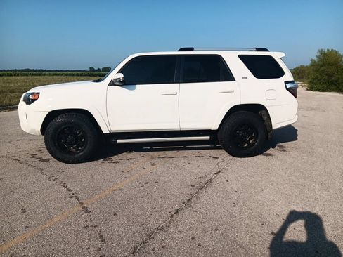 Used 2019 Toyota 4Runner SR5 Premium AWD/4WD image 7