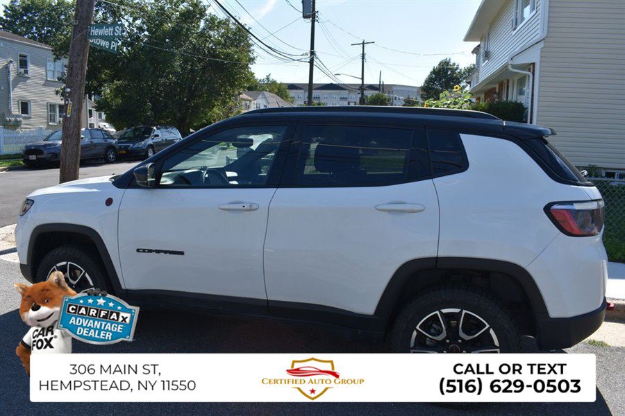 Used 2025 Jeep Compass Trailhawk AWD/4WD image 5