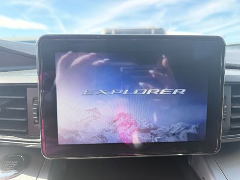 Used 2021 Ford Explorer XLT w/ Class III Trailer Tow Package image 12