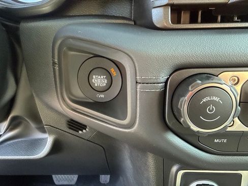 New 2026 Jeep Wrangler Unlimited Sahara AWD/4WD image 15