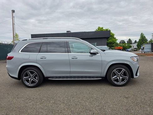 Used 2024 Mercedes-Benz GLS 450 4MATIC image 4