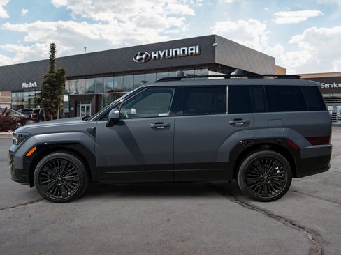 Used 2025 Hyundai Santa Fe Calligraphy image 2