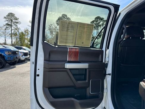 Used 2022 Ford F450 King Ranch w/ Chrome Package image 34