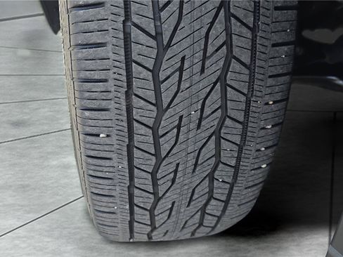 Used 2023 Chevrolet Traverse RS AWD/4WD image 32