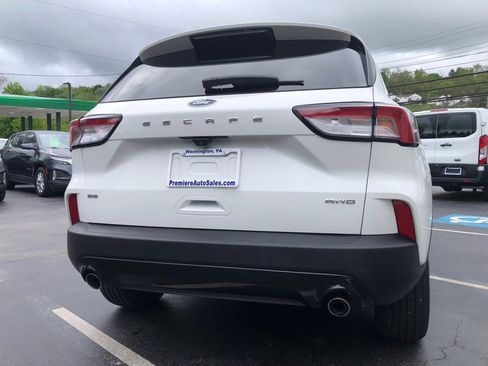 Used 2022 Ford Escape SE w/ SE Sport Appearance Package AWD/4WD image 4