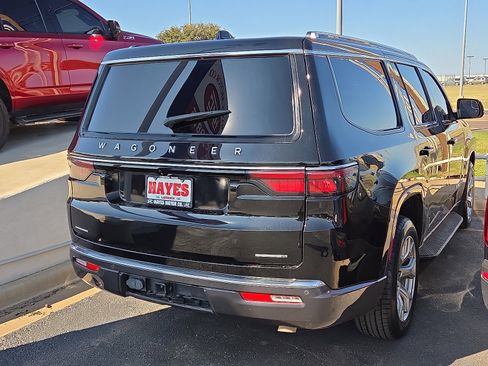 Used 2022 Jeep Wagoneer Series II image 3