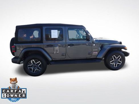 Used 2024 Jeep Wrangler Sahara image 14