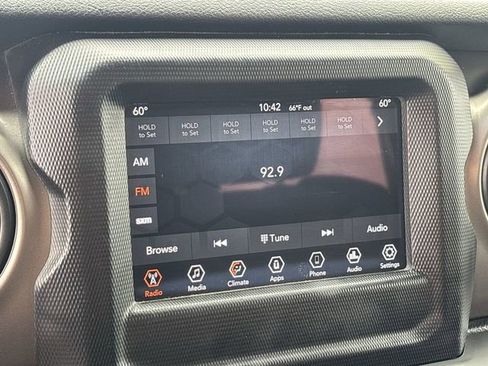 Certified 2020 Jeep Wrangler Sport AWD/4WD image 24