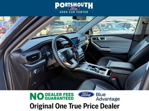 Certified 2022 Ford Explorer XLT w/ Equipment Group 202A image 4