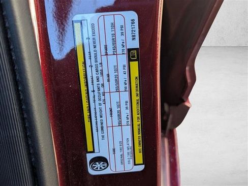 Used 2022 Jeep Grand Cherokee Overland w/ Luxury Tech Group IV image 16