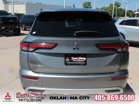 Used 2023 Mitsubishi Outlander SE image 10