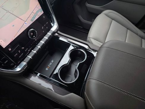 New 2026 GMC Yukon XL Elevation image 21