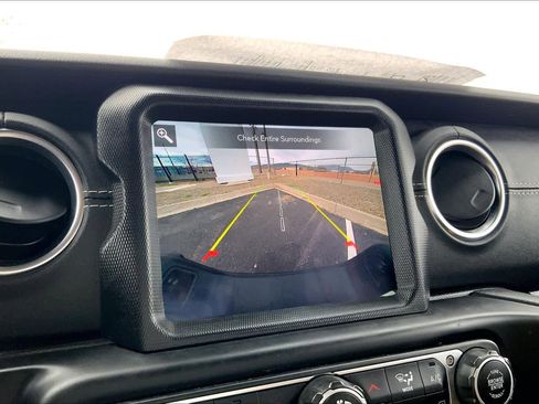 Used 2021 Jeep Gladiator Overland w/ Popular Equipment Package image 26