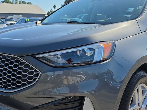 Used 2024 Ford Edge SEL image 6