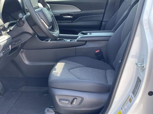 Used 2025 Toyota Grand Highlander AWD Hybrid image 18