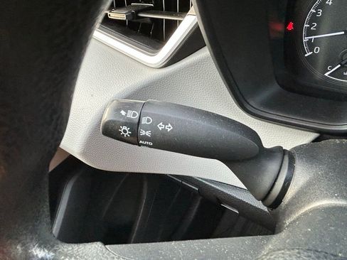 Used 2022 Toyota Corolla LE image 21