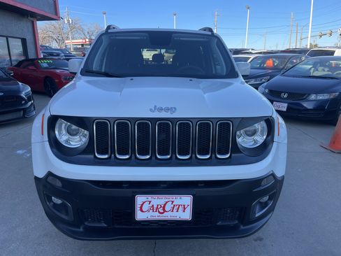 Used 2018 Jeep Renegade Latitude w/ Safety & Security Group image 2