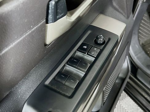 Used 2022 Toyota Tundra SR5 w/ TRD Off-Road Package AWD/4WD image 18