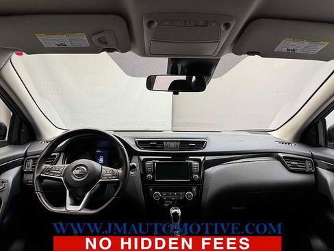 Used 2020 Nissan Rogue Sport SV w/ All-Weather Package AWD/4WD image 11