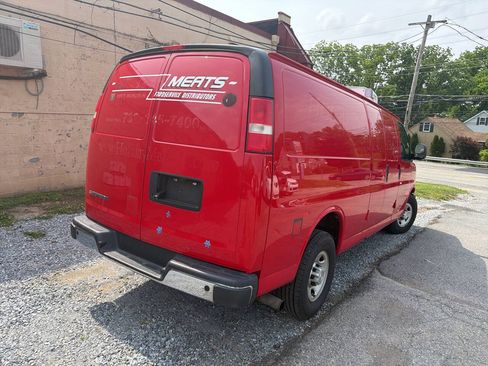 Used 2018 Chevrolet Express 3500 Extended w/ Driver Convenience Package RWD image 14