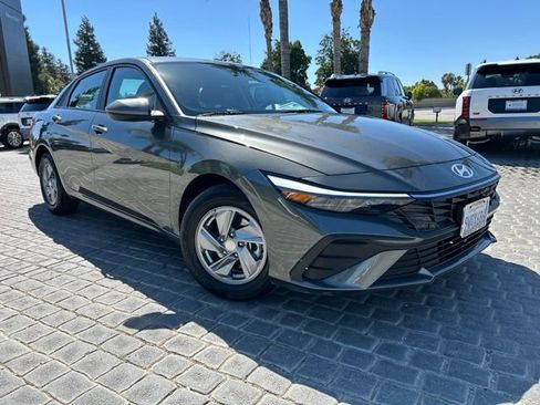 Certified 2026 Hyundai Elantra SE FWD image 1