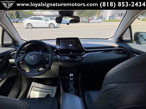 Used 2020 Toyota C-HR Limited FWD image 15