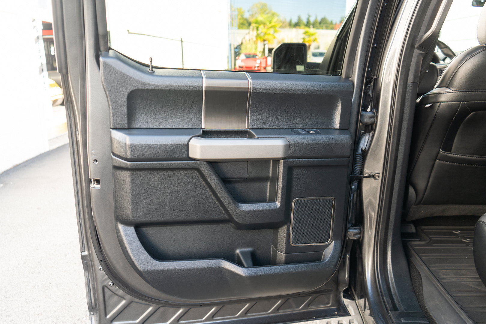 Used 2019 Ford F150 Raptor w/ Equipment Group 802A Luxury AWD/4WD image 29