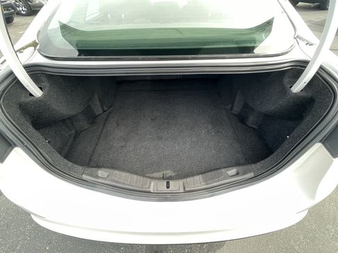 Used 2014 Ford Fusion SE w/ Equipment Group 201A FWD image 9