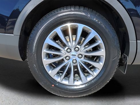 Used 2016 Lincoln MKX Select w/ Cargo Utility Package image 23